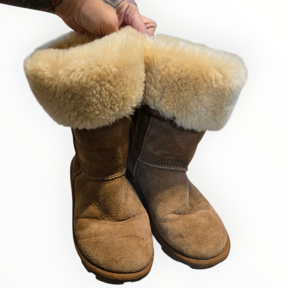 UGG Australia Essential Tall Womens Size 6 Chestnut Suede Shearling Boots